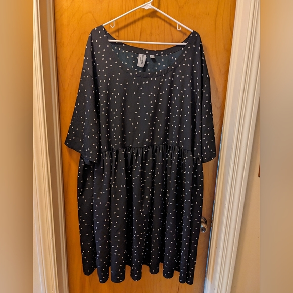 Oversize, short sleeved dress - Picture 1 of 4